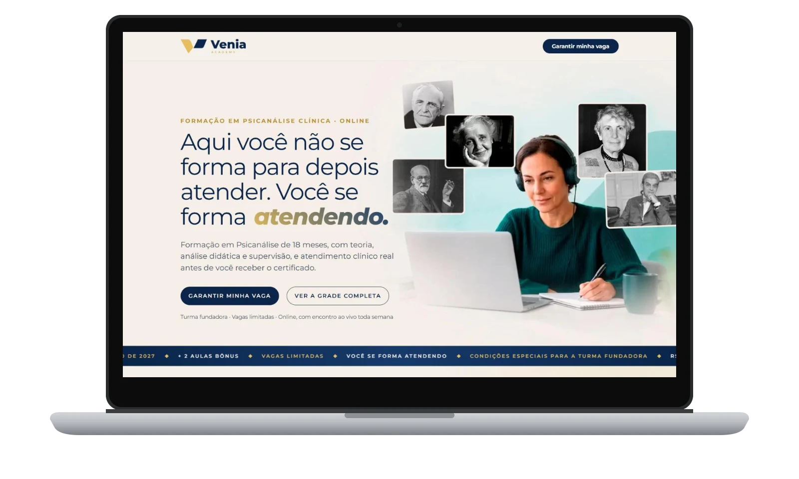 Mockup do site Venia Academy em notebook